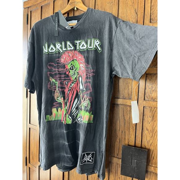 Reason World Tour SZ L Black Graphic T-Shirt NEW Neon Spray Paint Effect Unisex - Picture 9 of 9